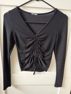 Women’s Black Ruched V-Neck Long-Sleeve Top